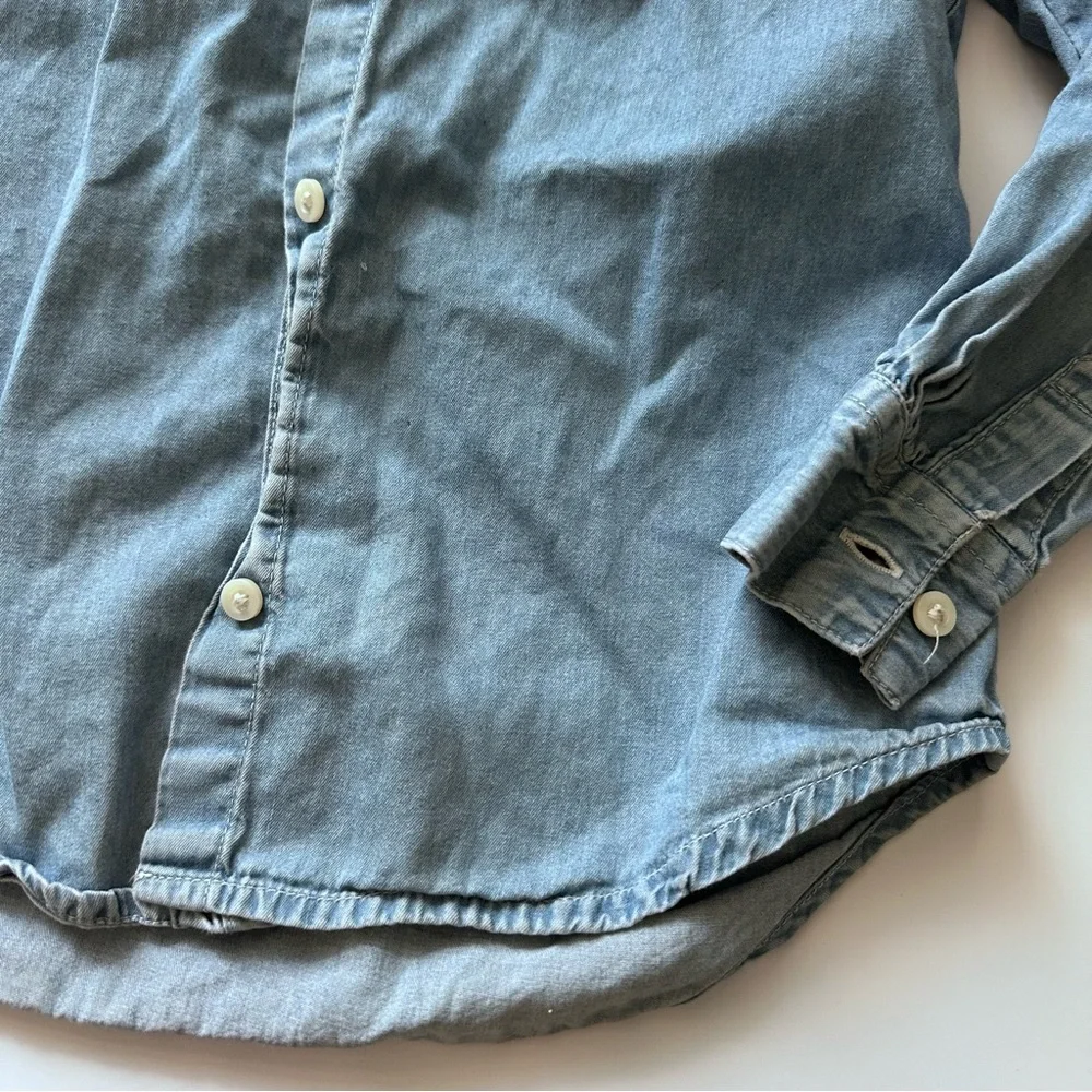 Old Navy Boyfriend Chambray Button Down Shirt